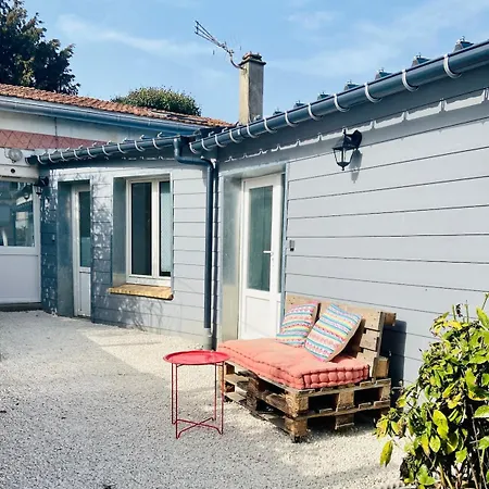 Сasa de vacaciones La Petite Maison Au Fond Du Jardin - Proche Centre