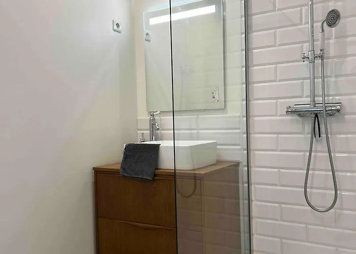 La Maison Au Fond Du Jardin - Proche Centre Nyaraló *