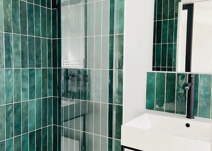 La Maison Au Fond Du Jardin - Proche Centre