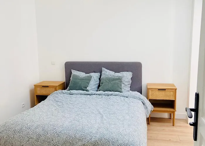 La Maison Au Fond Du Jardin - Proche Centre