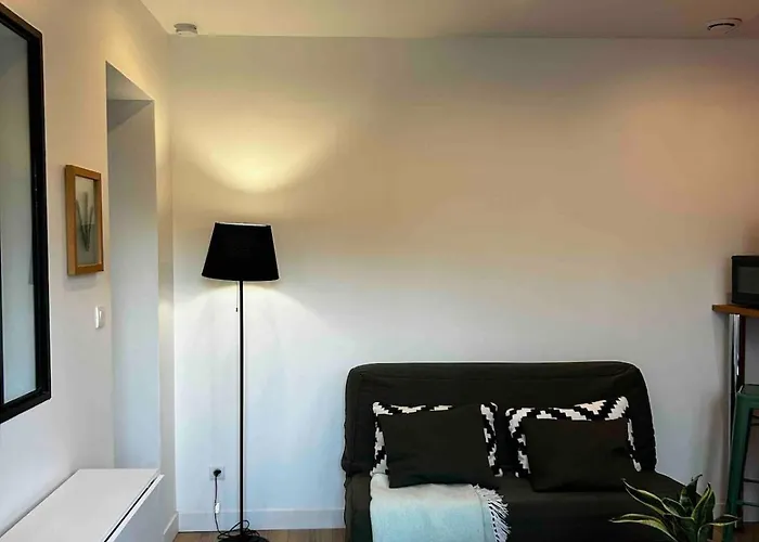 La Maison Au Fond Du Jardin - Proche Centre Nyaraló *