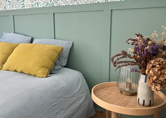 La Maison Au Fond Du Jardin - Proche Centre Nyaraló *